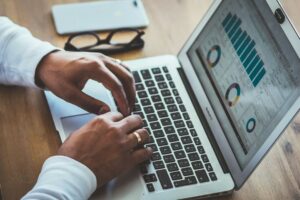 Key Metrics for Contract Cost Benchmarking