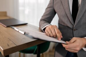 5 Steps to Reduce Financial Risk in Contracts