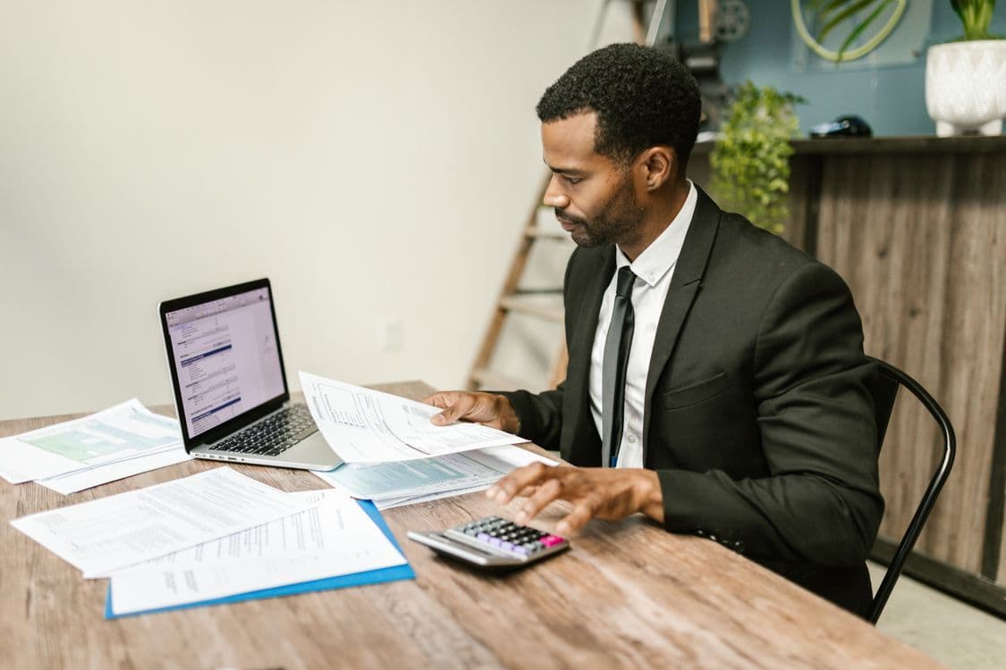 Contract Expiry Metrics: SMB Tracking Guide