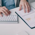 7 Contract Compliance Dashboard Metrics